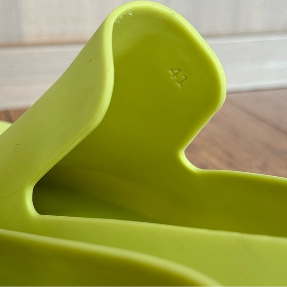 Bottega Veneta Puddle Sandal, IT41/US8 - Picture 9 of 13